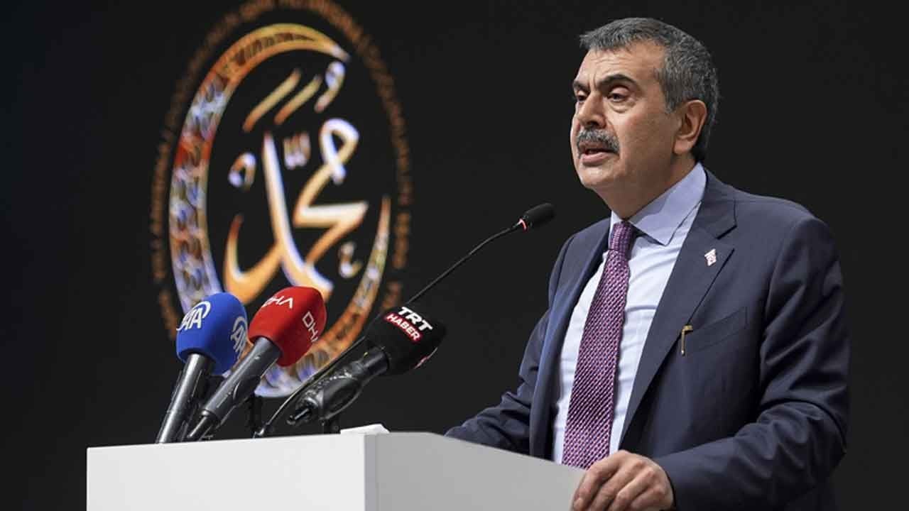 Eğitimde yapay zeka devrimi başladı! Bakan Yusuf Tekin müjdeyi Çamlıca Camisi'nden verdi!