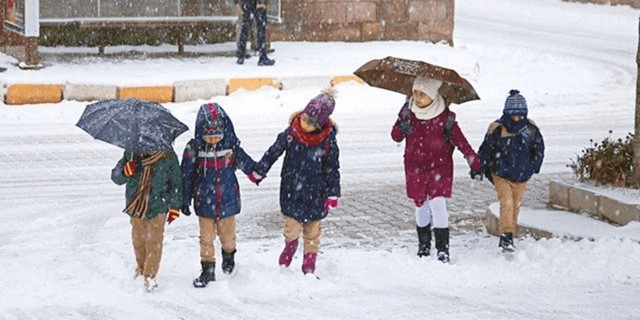 Eğitime kar engeli! Okullar tatil edildi