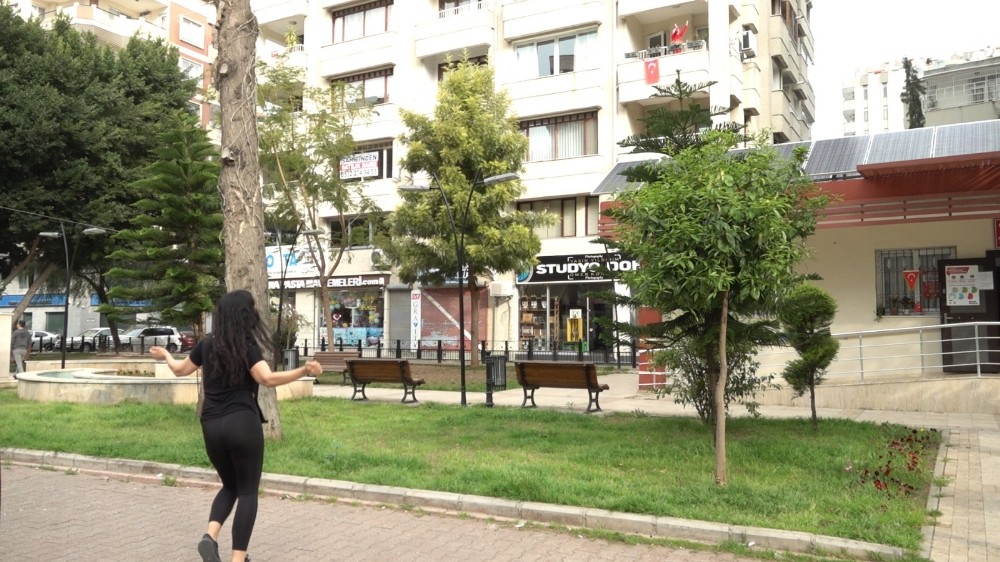 Eğitmenler sokakta, halk evinde sporda 