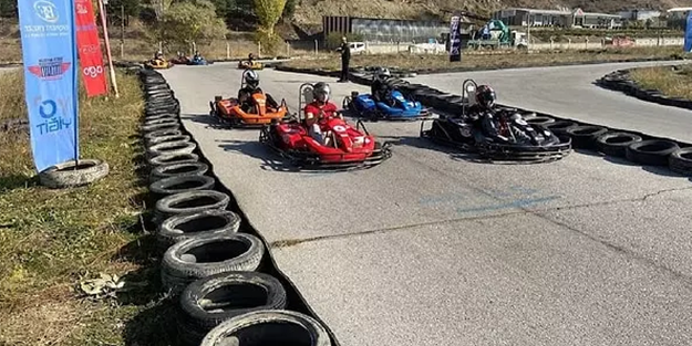 Eğlenmek için bindiği go-kart’ta saçı tekere dolanan genç kız canından oluyordu
