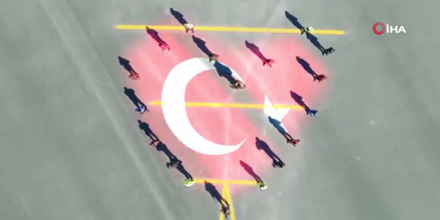 EGM'den İstiklal Marşı'nın 100. yılına özel video