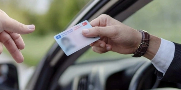 Ehliyet sahiplerine tarih uyarısı! İçişleri Bakanlığı: Bu süre içinde yapmayana 4 bin 64 lira ceza var! Aman dikkat