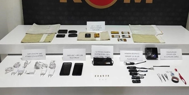 Ehliyet sınavında 78 parçalık kopya düzeneği ile yakalandılar