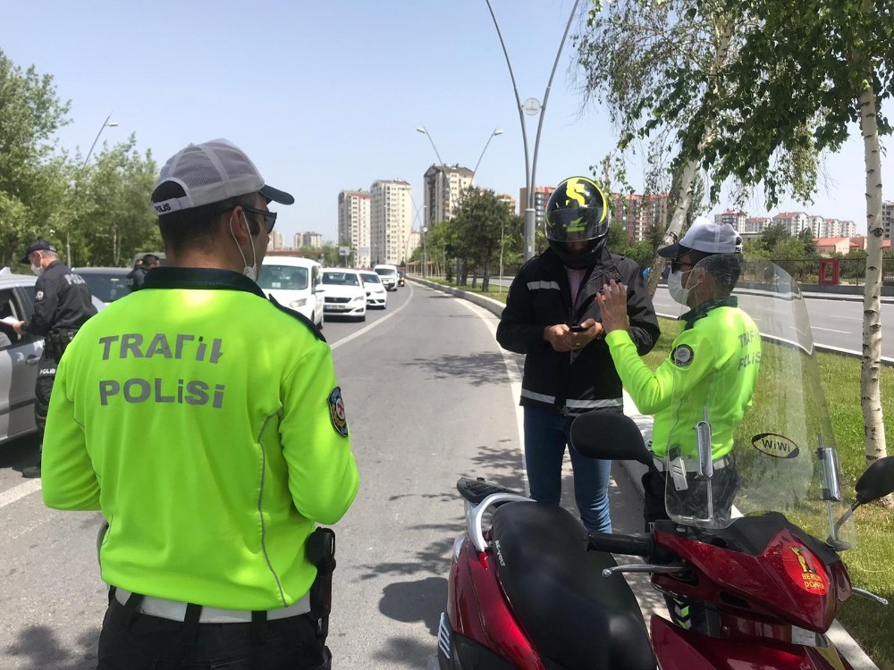 Ehliyetini evde unuttu motorundan oldu 
