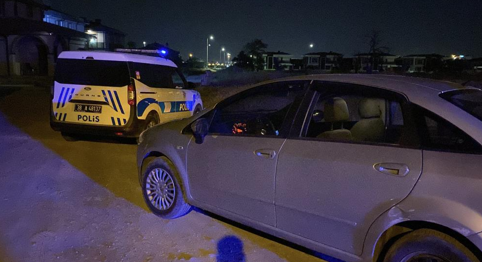 Ehliyetsiz küçük şoför polisten kaçtı ama…
