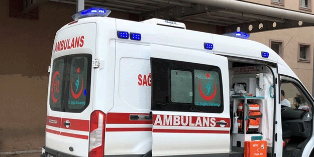 Ehliyetsiz sürücü kahvehaneye girdi