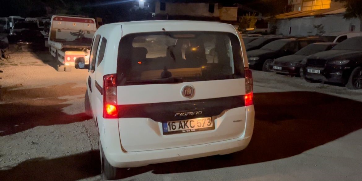 Ehliyetsiz sürücü trafik polisini ezdi