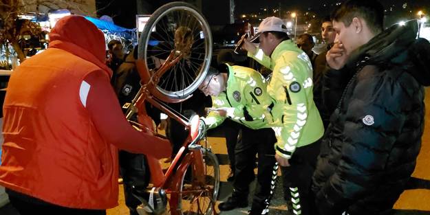 Bisikletliye çarpan ehliyetsiz sürücü can aldı!
