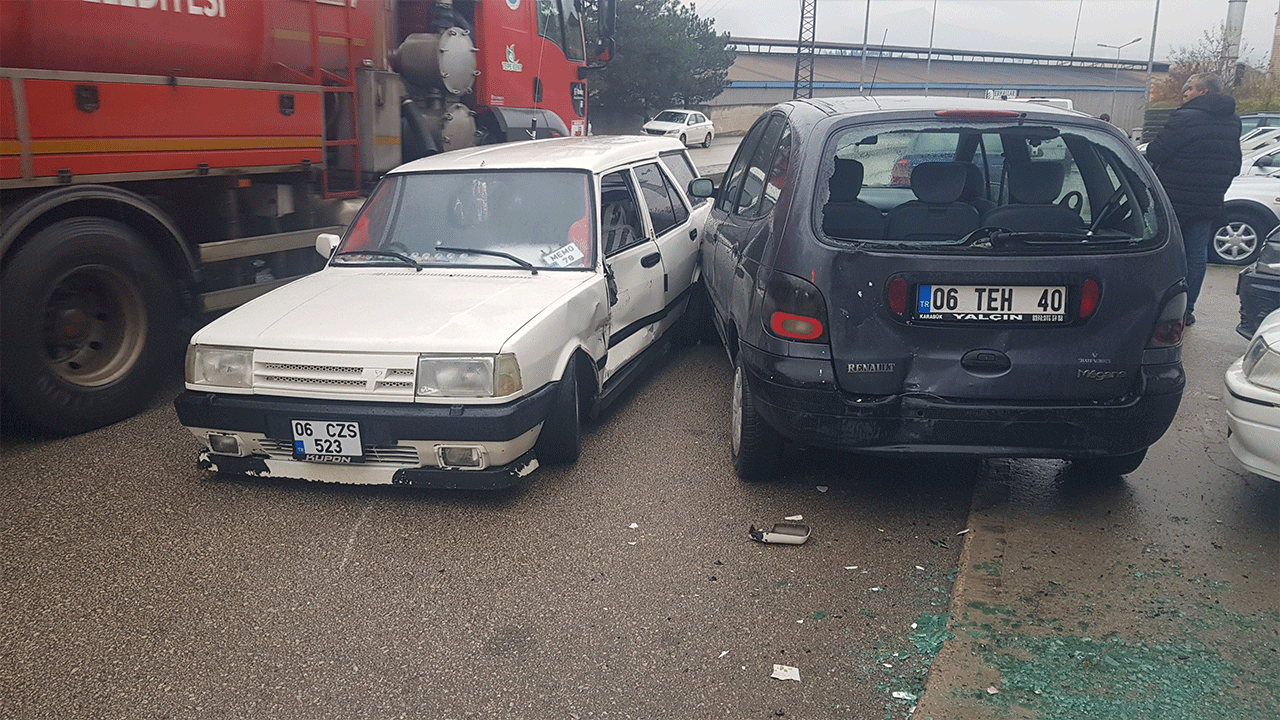 Ehliyetsiz sürücünün tehlikeli kaçışı! Sonu kaza ile bitti