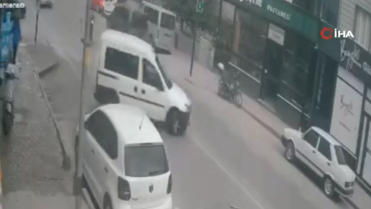 Ehliyetsiz sürücünün yaptığı kaza kamerada