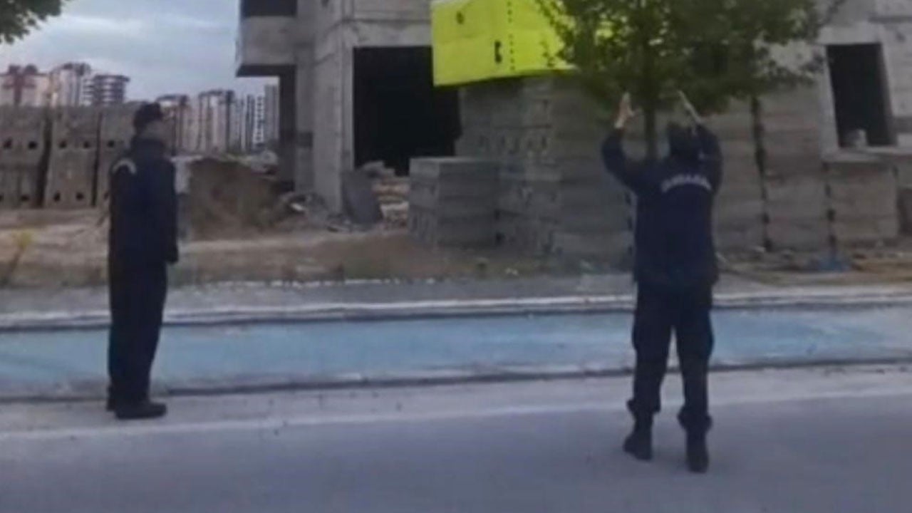 Ekipler seferber oldu! 16 yaşındaki çocuk 2 saatte ikna edildi