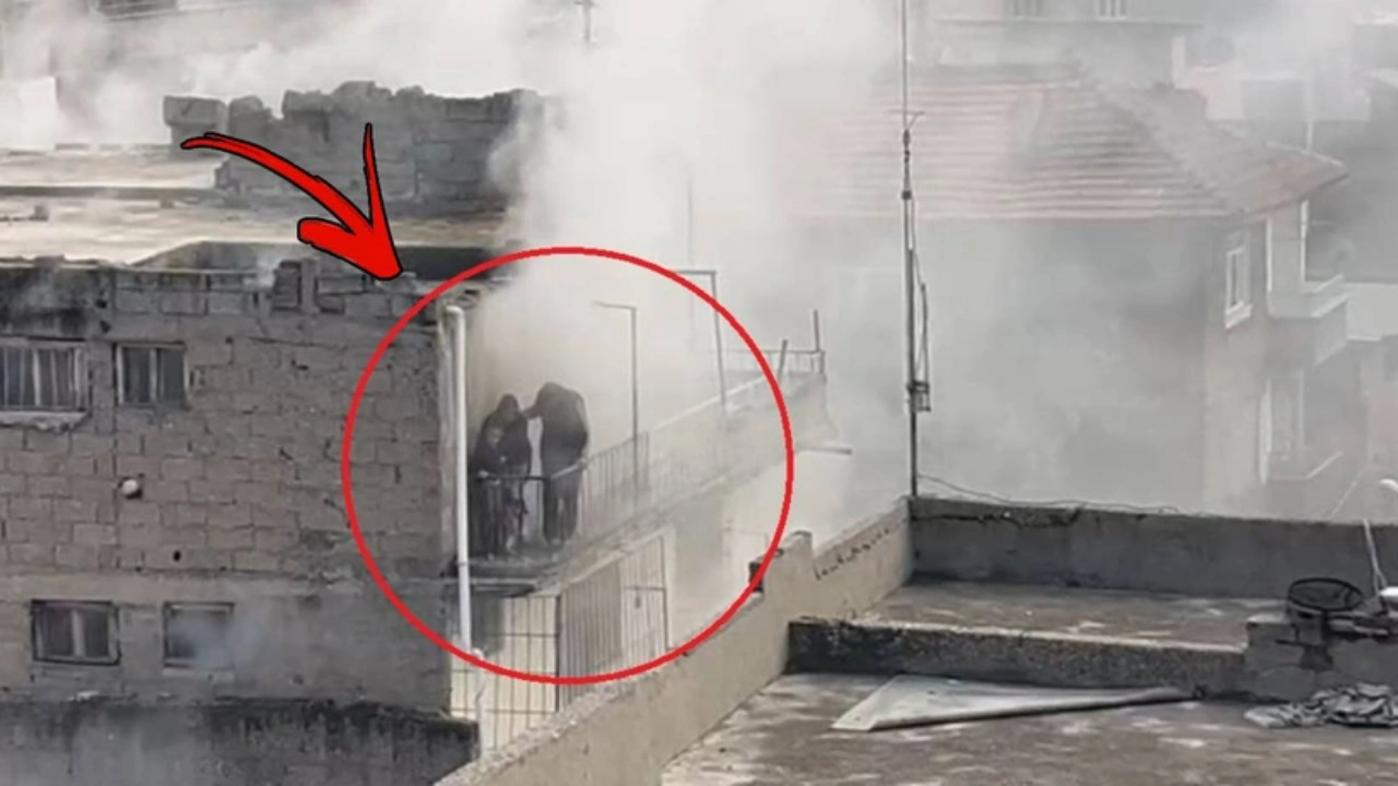 Ekiplerden büyük fedakarlık! Baba ve iki çocuğu alevlerin arasından böyle alındı: Nefes kesen kurtarma operasyonu!