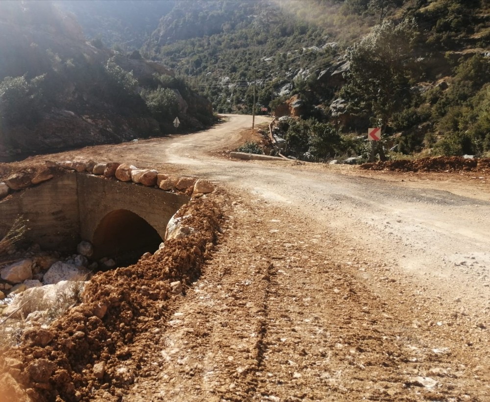 Ekiplerin taşkın sonrası çalışmaları sürüyor 