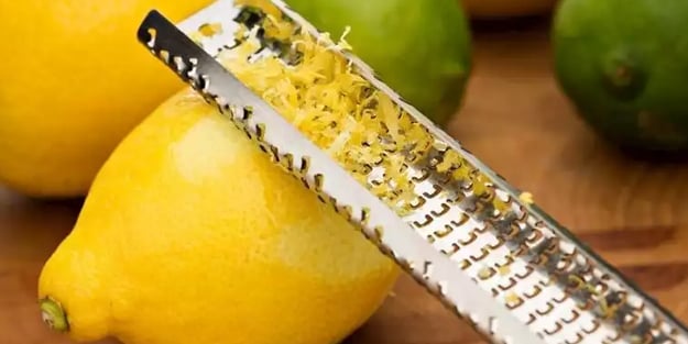 Eklem ağrılarından kurtaran en doğal tarif: Limon kabuğu ile bir kaç defa daha yapıldı, sonucu şoke etti!