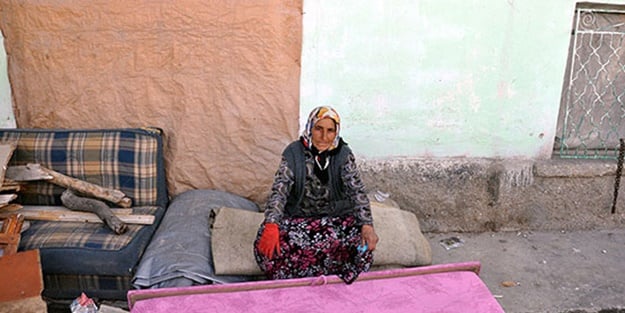 'Ekmeğim olursa yerim, olmazsa Allah'a şükreder yatarım'