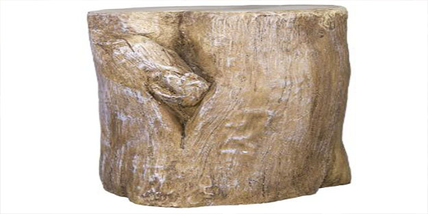 Ekmeğini kütükten kazanıyor