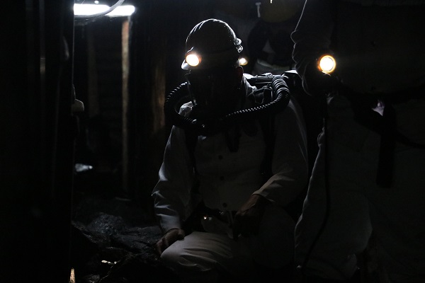 Ekmek parasını yerin metrelerce altından çıkarıyorlar! Kömür karası eller