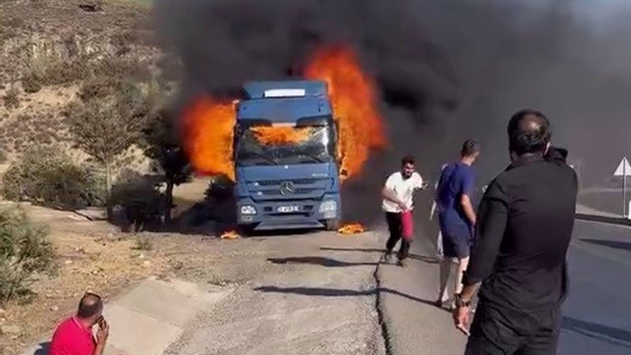 Ekmek teknesi yanan tır şoförü göz yaşlarını tutamadı