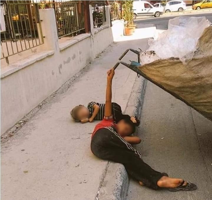 Ekmek teknesini uyurken bile bırakmadı 