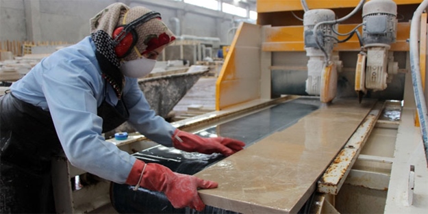 Ekmeklerini ’taş’tan çıkartıyorlar