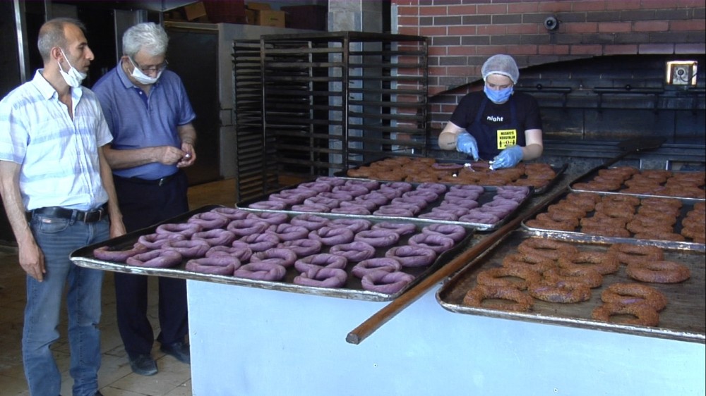 Ekmekten sonra şimdi de ‘mor simit’ görücüye çıktı 