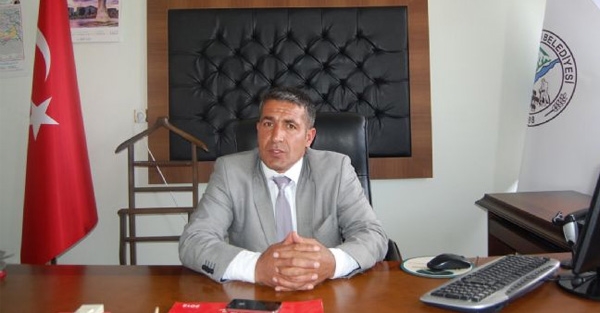 Ekmel Bey bir bir istifa ettiriyor