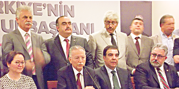 Ekmel Bey’den Kandil çarpıtması