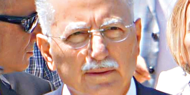 Ekmeleddin hep egemenlere çalışmış