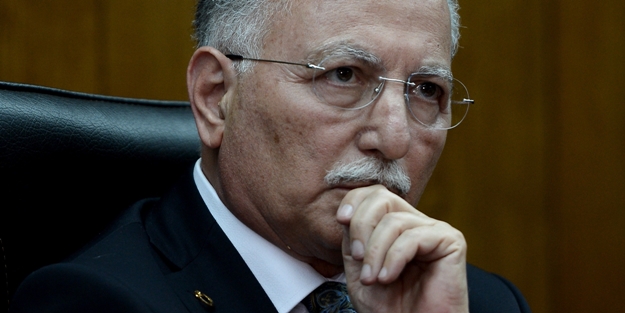 Ekmeleddin İhsanoğlu ortaya çıktı