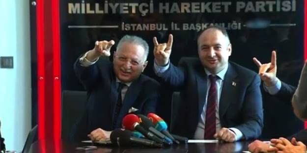 Ekmeleddin İhsanoğlu'nun Bozkurt işareti ile imtihanı