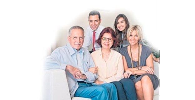 Ekmel'in maskesi düştü