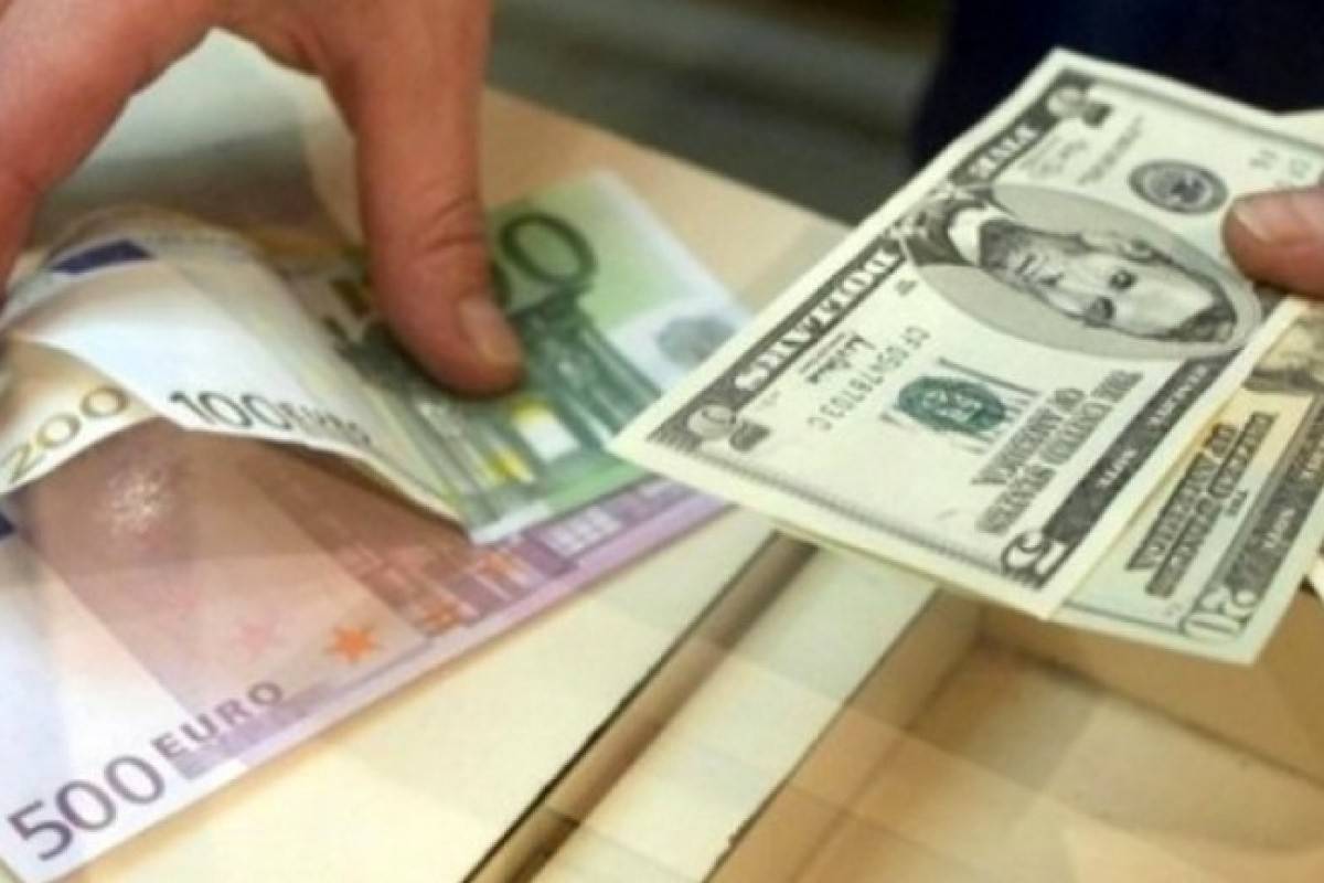 Ekonomi uzmanı uyardı: 'Euro'da yaşanan dalgalanmalar da dikkate alınmalı'