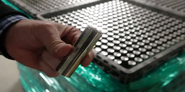 Ekonomik durgunluğun ayak sesleri! Tesla'nın tedarikçisi genişleme planlarını erteledi