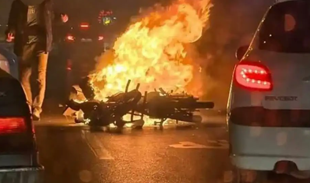 Ekonomik yangın sokaklara taştı: İran’da halk 12 gündür ayakta!