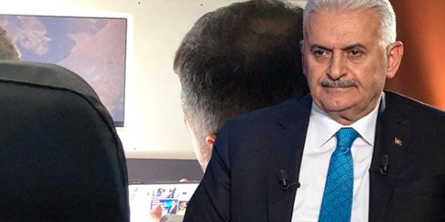 Ekrandaki detaya dikkat! Binali Yıldırım'ın uçaktaki fotoğrafı olay oldu