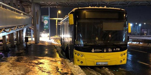 Ekrem Başkan balık sefasında İstanbullu karlı yollarda! İETT otobüs seferlerinin çoğu iptal edildi