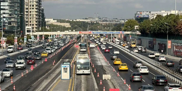 Ekrem çözüm bulamıyor! İstanbul'da trafik çilesi