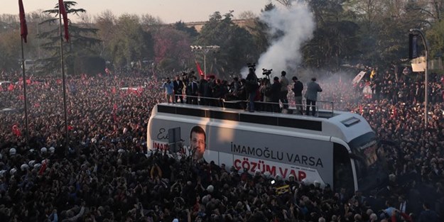 Ekrem İmamoğlu İBB binası önünde konuştu: Hepinize söz veriyorum