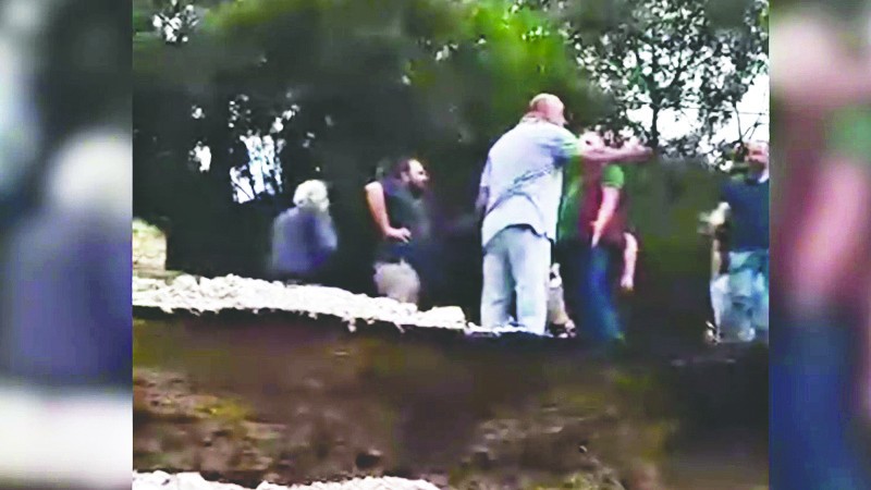 Ekrem İmamoğlu’nu hatırlattı...Yunan Başkan, sel mağdurunu tokatladı