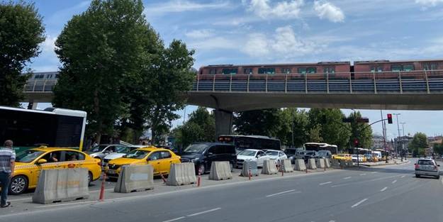Ekrem İmamoğlu'nun beceriksizliği saç baş yolduruyor! Unkapanı'nda trafik kilitlendi