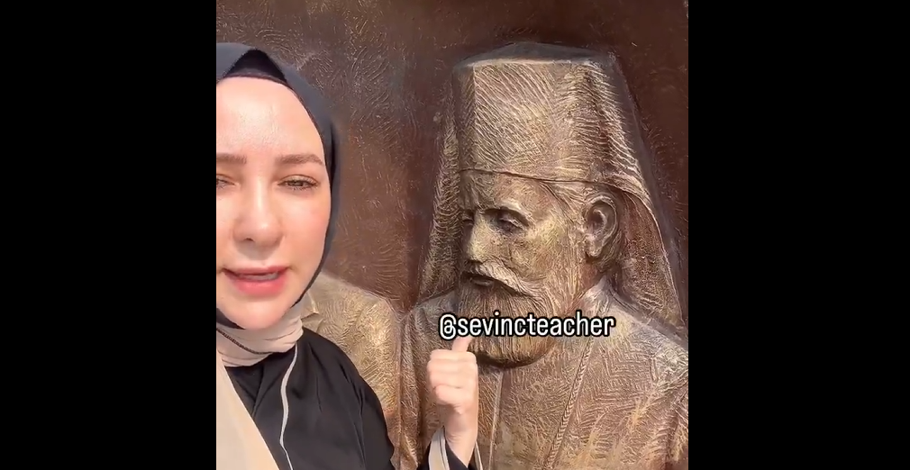 Ekrem İmamoğlu’nun diktirdiği heykeli böyle dinleyin! Türk katili Makarios’a anıt diktirdi