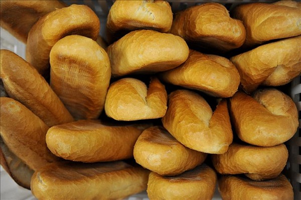 Ekrem neredeyse ekmeği fırınla eşitledi