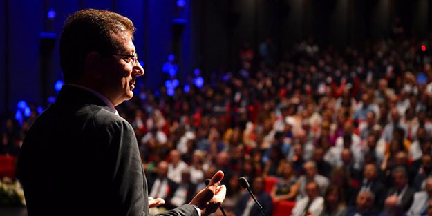 Ekrem Şov: Kelime oyunlarıyla Cumhurbaşkanlığı seçimine oynamaya başladı!