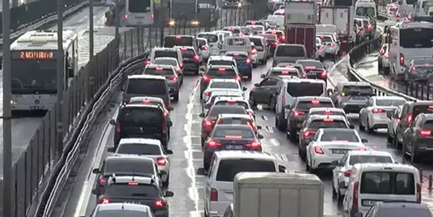 Ekrem şovdan başka bir şey bilmiyor! İstanbul can çekişiyor