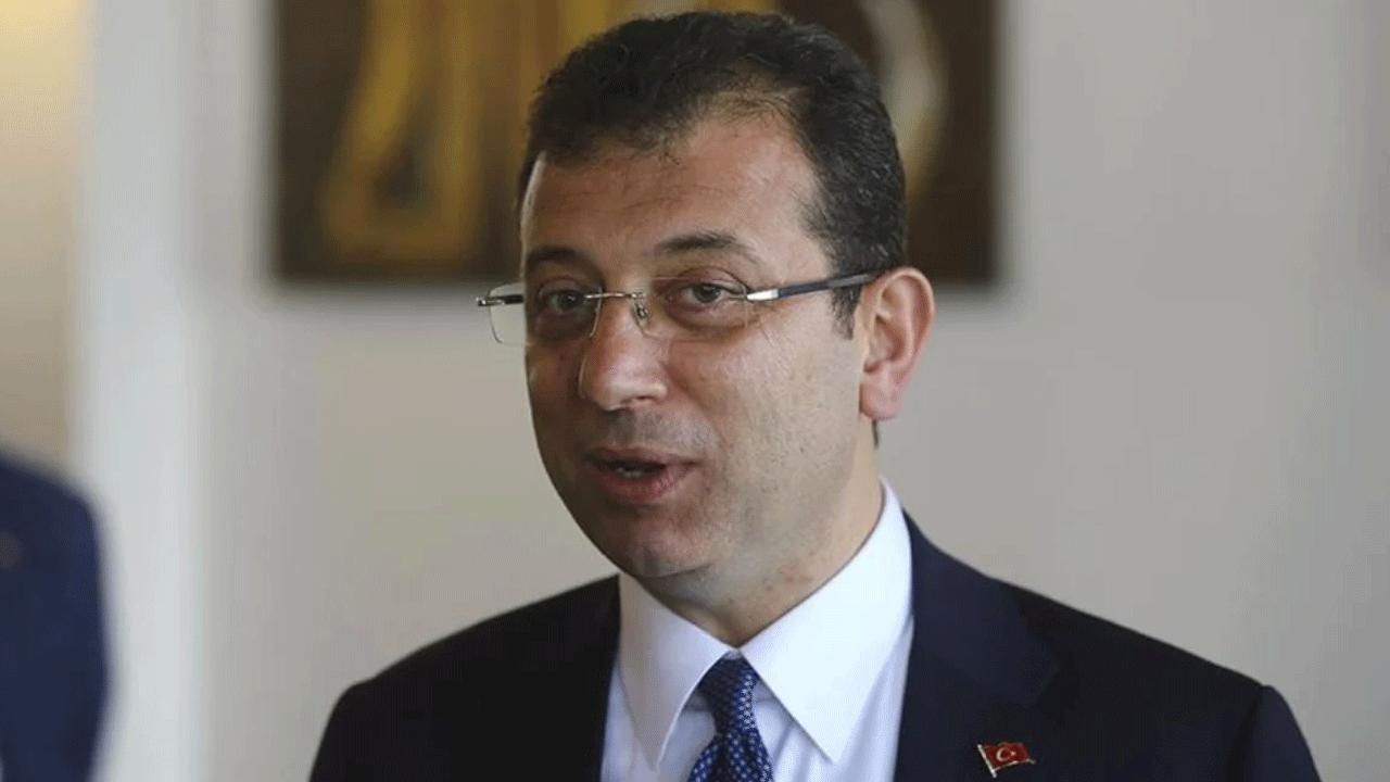 Ekrem tüm tuşlara basıyor! "Kur'an-ı Kerim ve Nutuk okuyorum"