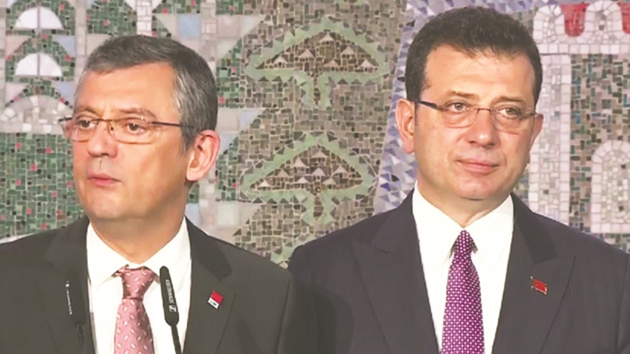 Ekrem yine hançeri çekti