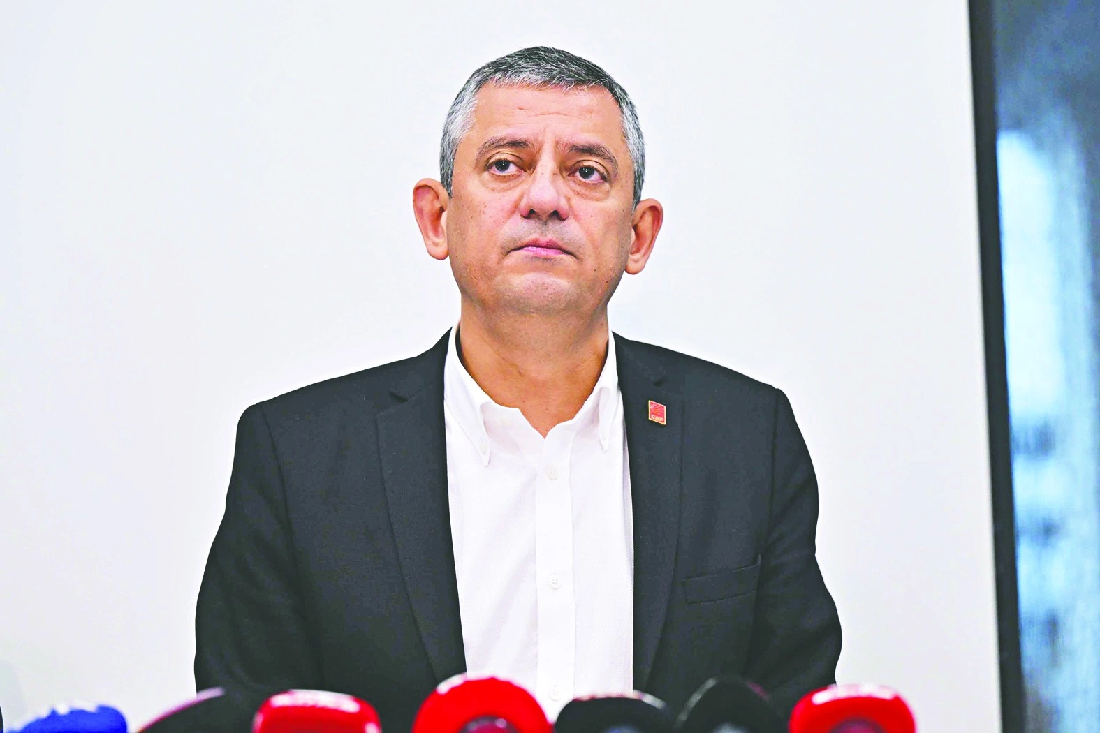 Ekrem yüzünden gün yüzü görmüyor! Efendilerine yalvaracak