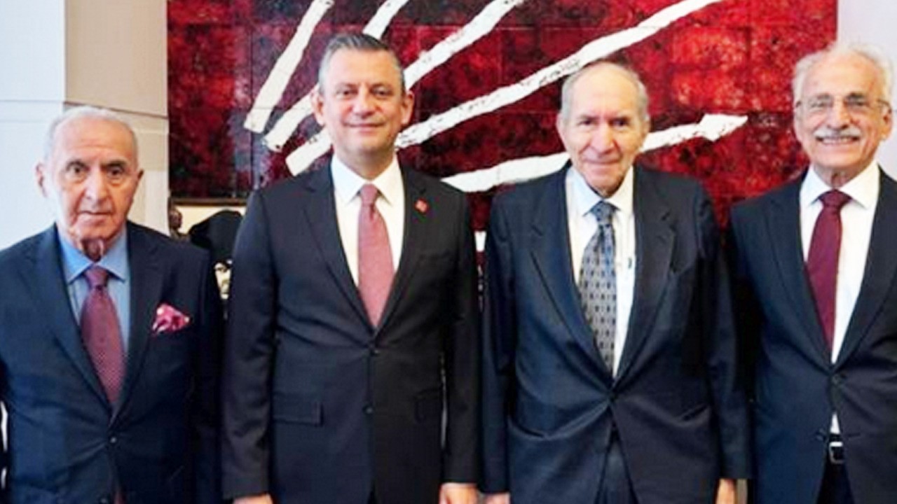 Ekrem’de korku dağları aştı... Eski başkanları Özgür Özel’e desteğe çağırdılar..