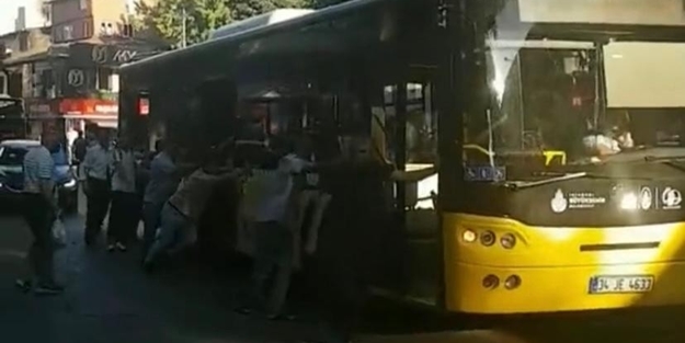 Ekrem’den doğaçlama spor hizmeti! Bileğine kuvvet İstanbul