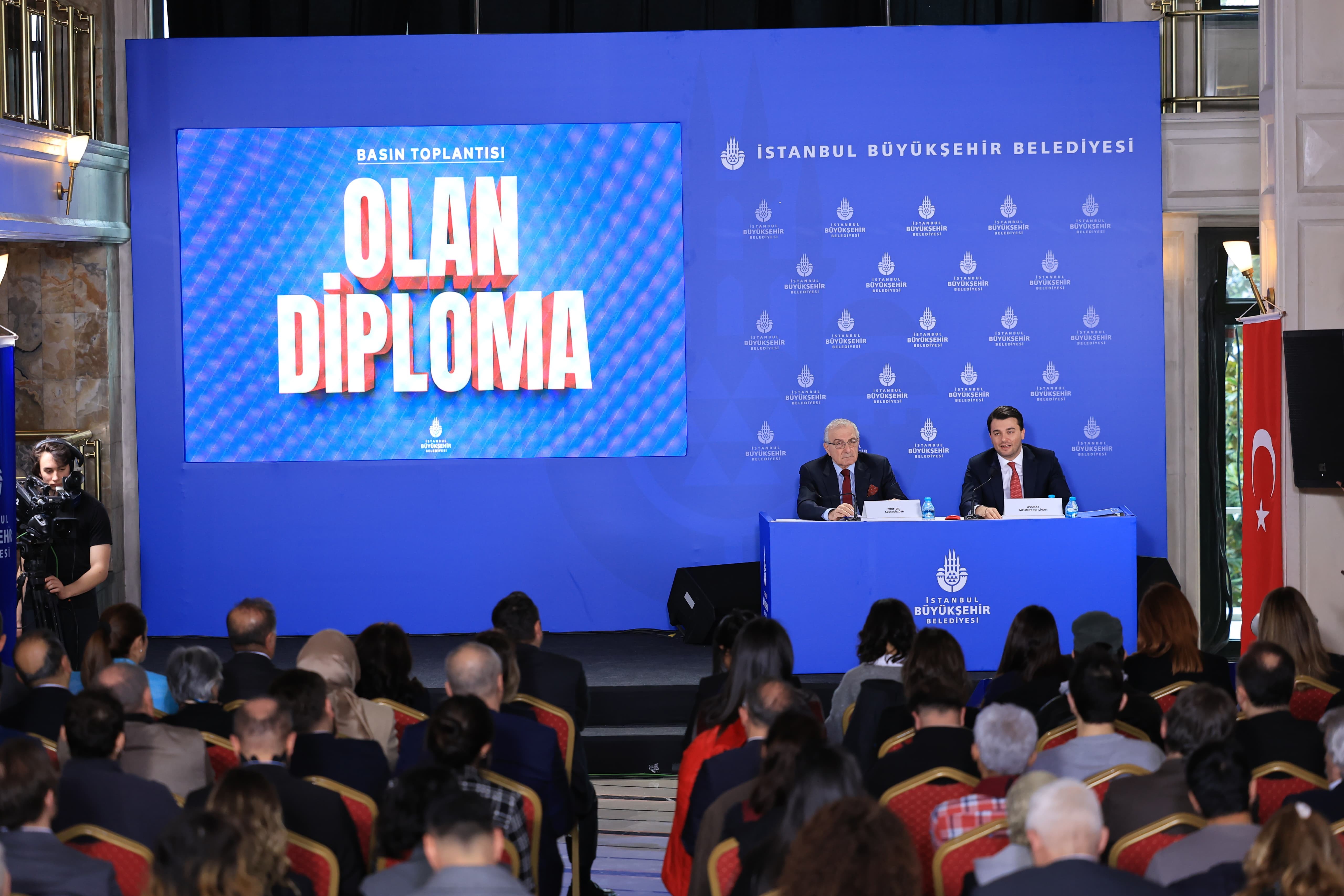 Ekrem’in diploma sahtekarlığını aklamak istediler, iyice batırdılar